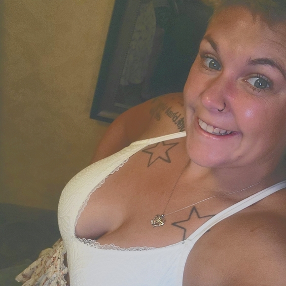 Hi, I'm your new posher! - Picture 1 of 1